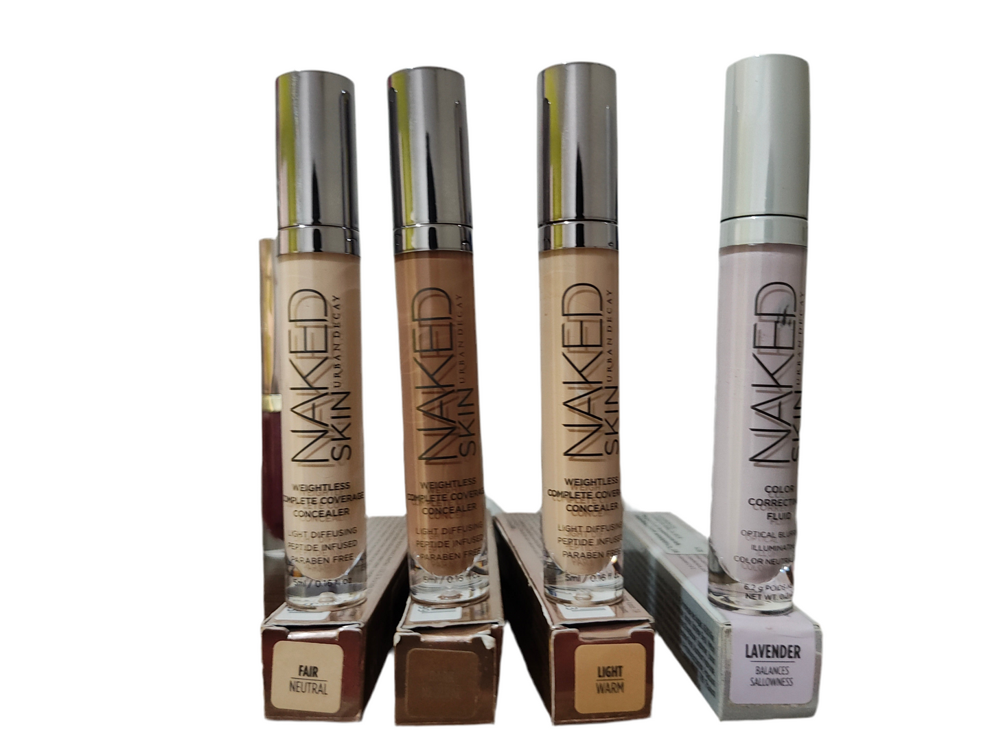 UD Naked Skin corrector completa cobertura.