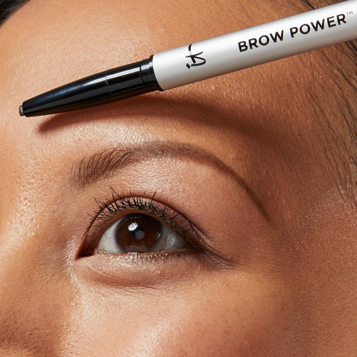 IT COSMETICS
brow power™ universal eyebrow pencil (lápiz para cejas)