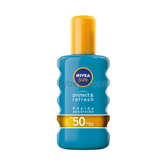 NIVEA SUN Protector Solar Corporal Protect & Refresh Sport (200 ml), Loción Solar en spray FPS 50+, Resistente al Agua y al Sudor con Efecto Refrescante